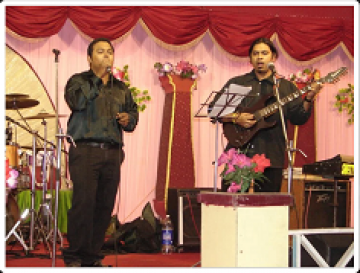 OrlandoandtheMediumRareBand 